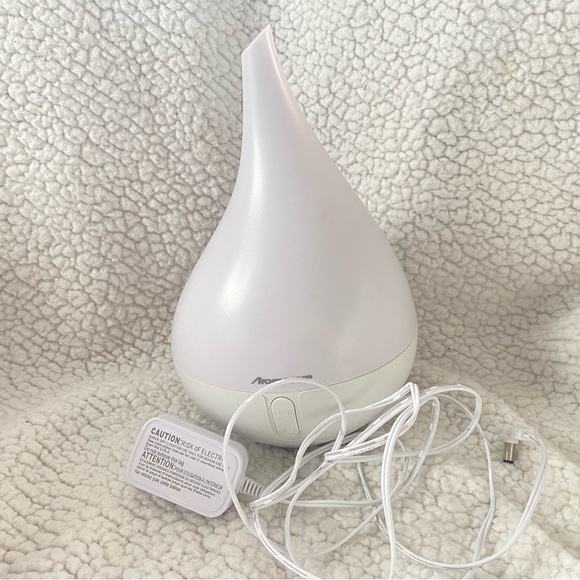 Aromacare Color Changing Essential Oil Diffuser - Picture 10 of 11
